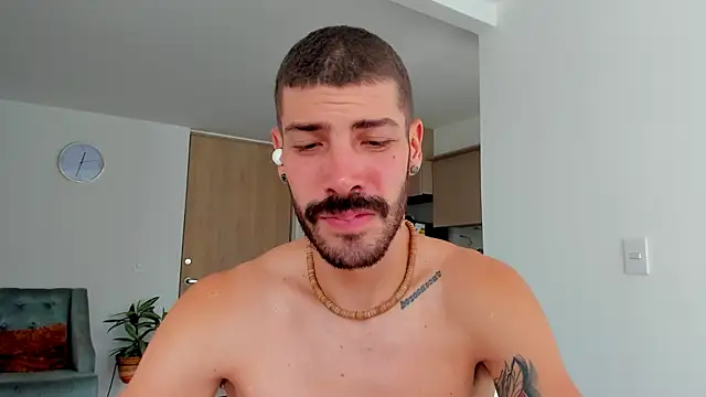 Guyinthemountain online show from 01-05-25, 04:38