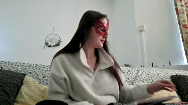 LexiSnowUK online show from 12-04-25, 12:36