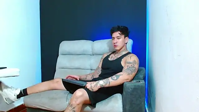 JUSTIN FULLER1 online show from 06-06-26, 02:05