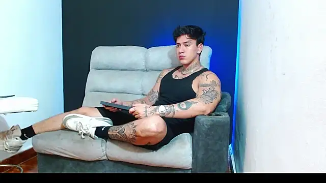 Snapshot of JUSTIN_FULLER1 chatting on 06-17-26, 08:54 JUSTIN FULLER1 online show from 06-17-26, 08:54