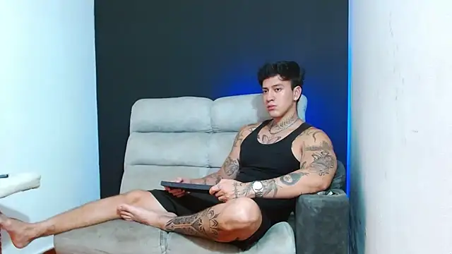 Snapshot of JUSTIN_FULLER1 chatting on 06-28-26, 11:33 JUSTIN FULLER1 online show from 06-28-26, 11:33