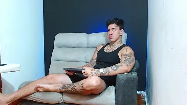 Snapshot of JUSTIN_FULLER1 chatting on 07-04-26, 11:00 JUSTIN FULLER1 online show from 07-04-26, 11:00