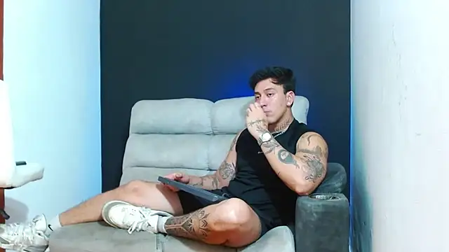 Snapshot of JUSTIN_FULLER1 chatting on 07-12-26, 04:14 JUSTIN FULLER1 online show from 07-12-26, 04:14