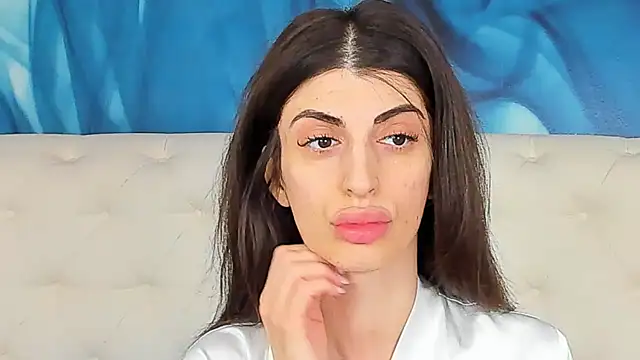 Snapshot of SkinnyDolly chatting on 04-18-26, 03:10 SkinnyDolly online show from 04-18-26, 03:10
