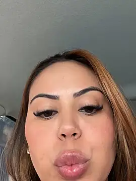 Snapshot of lariic chatting on 03-16-26, 02:21 lariic online show from 03-16-26, 02:21