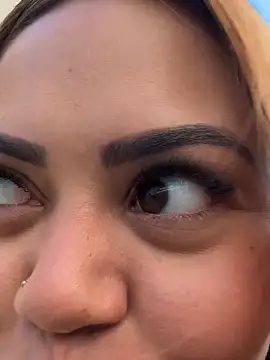 Snapshot of lariic chatting on 03-21-26, 08:23 lariic online show from 03-21-26, 08:23