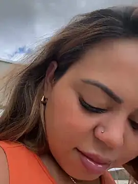 Snapshot of lariic chatting on 03-25-26, 03:18 lariic online show from 03-25-26, 03:18