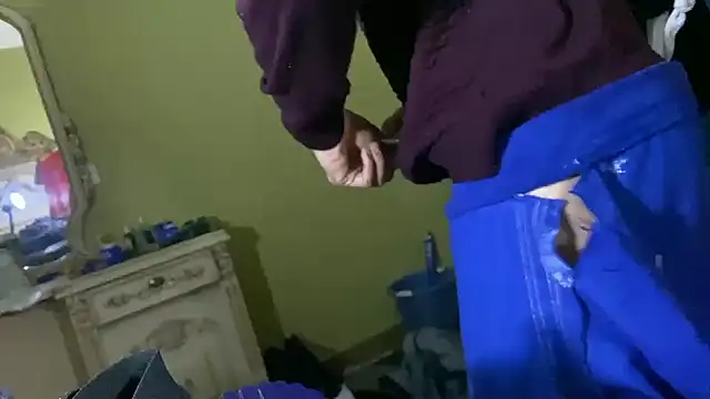 Snapshot of emylolo9 chatting on 12-28-24, 10:02 emylolo9 online show from 12-28-24, 10:02