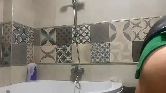 Snapshot of emylolo9 chatting on 01-01-25, 08:26 emylolo9 online show from 01-01-25, 08:26