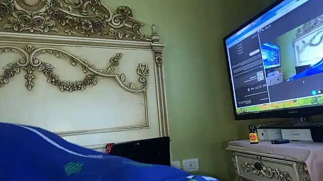 Snapshot of emylolo9 chatting on 01-04-25, 07:34 emylolo9 online show from 01-04-25, 07:34