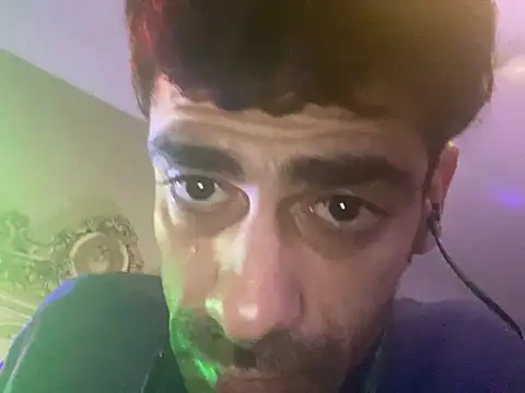 Snapshot of emylolo9 chatting on 02-08-25, 01:11 emylolo9 online show from 02-08-25, 01:11