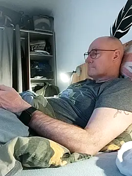 bogland33 online show from 03-18-26, 07:28