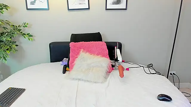 Snapshot of Anna__Spencer chatting on 06-10-26, 12:48 Anna Spencer online show from 06-10-26, 12:48