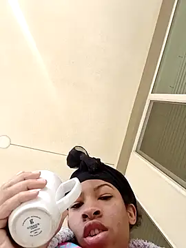 lightskinnbrazzy online show from 12-26-24, 06:12