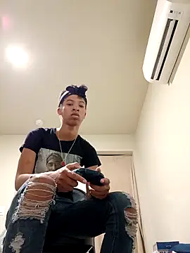 lightskinnbrazzy online show from 02-11-25, 07:54