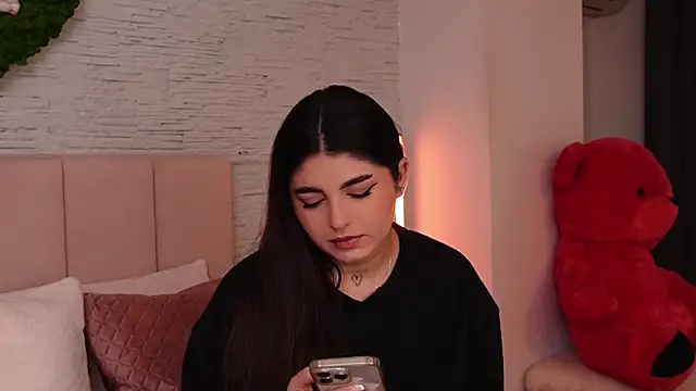 RachelSwaan online show from 12-21-24, 10:39