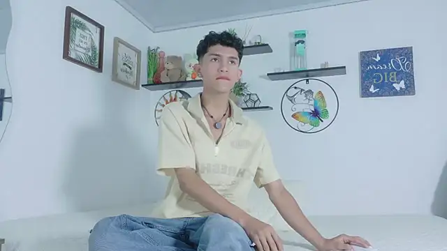 Noah tyler  online show from 07-06-26, 07:16