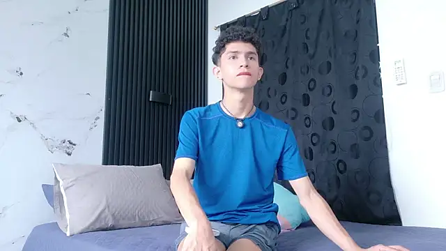 Noah tyler  online show from 07-12-26, 03:14