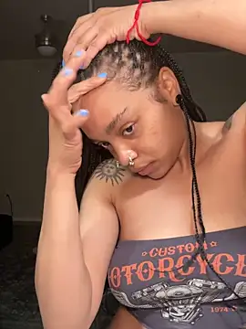 Snapshot of afavoredangel chatting on 03-29-26, 02:00 afavoredangel online show from 03-29-26, 02:00