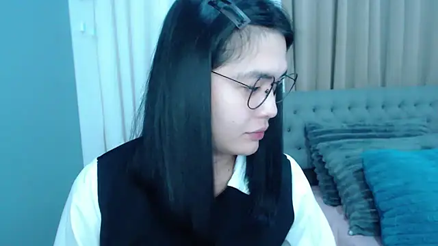 zhaviahale21 online show from 10-23-25, 01:32