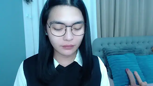 zhaviahale21 online show from 10-26-25, 05:08