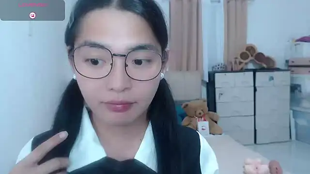 zhaviahale21 online show from 07-28-26, 12:59