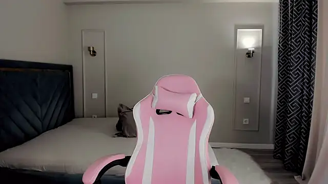 oxxx me online show from 03-28-26, 10:15