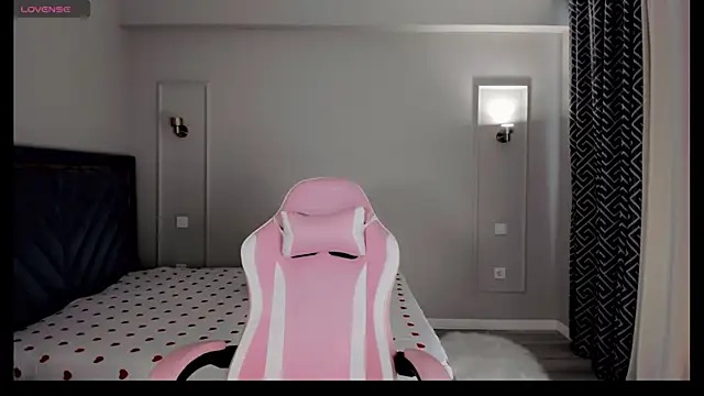 oxxx me online show from 04-14-26, 08:31