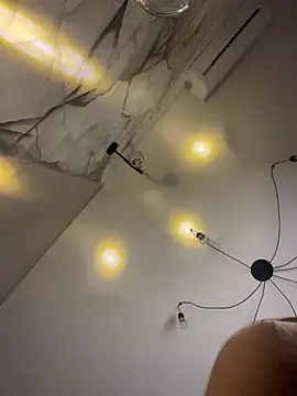 Holly Molii online show from 03-19-26, 12:47