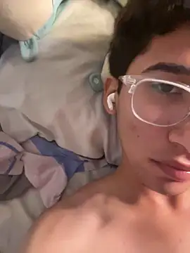 Snapshot of Gomezs-04 chatting on 03-20-25, 06:52 Gomezs-04 online show from 03-20-25, 06:52