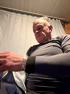 JakubW79 online show from 10-26-25, 06:19