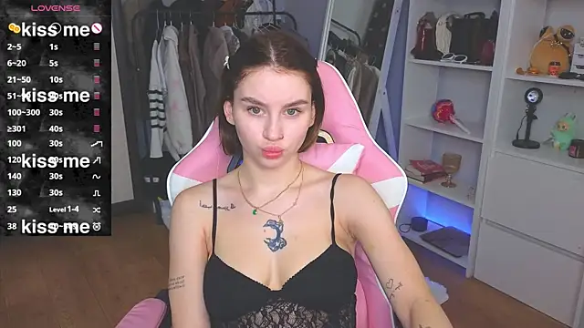 Snapshot of doll_barbieee chatting on 07-12-26, 10:34 doll barbieee online show from 07-12-26, 10:34