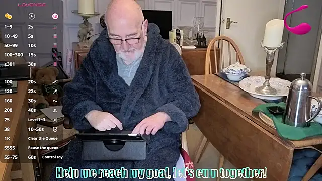 Snapshot of Adamdaddybear chatting on 01-06-26, 08:07 Adamdaddybear online show from 01-06-26, 08:07