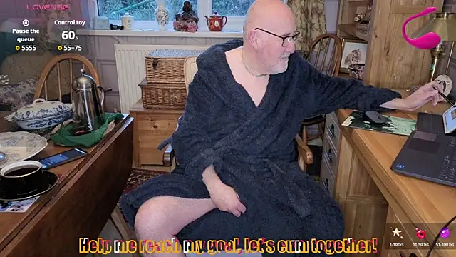 Snapshot of Adamdaddybear chatting on 01-11-26, 08:30 Adamdaddybear online show from 01-11-26, 08:30