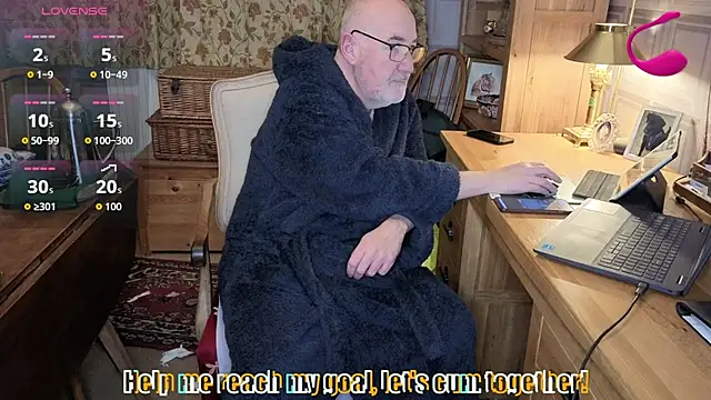 Snapshot of Adamdaddybear chatting on 01-15-26, 07:57 Adamdaddybear online show from 01-15-26, 07:57