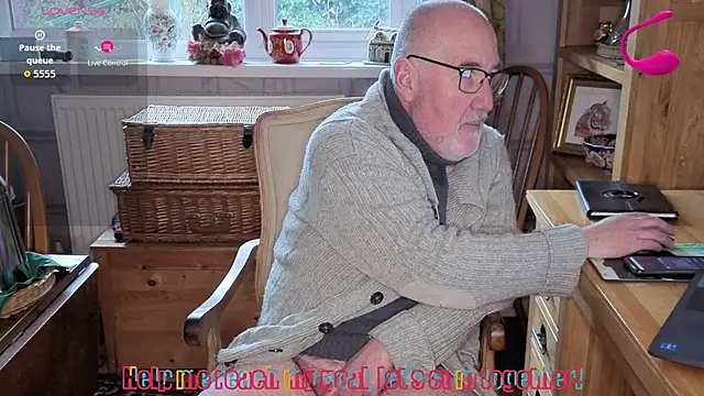 Snapshot of Adamdaddybear chatting on 02-05-26, 02:54 Adamdaddybear online show from 02-05-26, 02:54