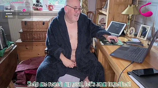 Snapshot of Adamdaddybear chatting on 03-01-26, 08:38 Adamdaddybear online show from 03-01-26, 08:38