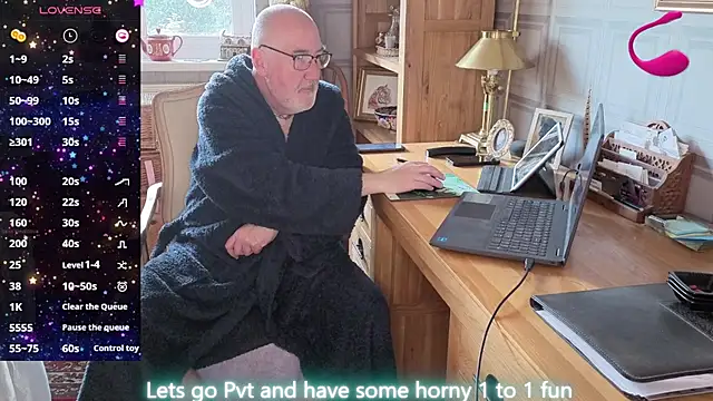 Snapshot of Adamdaddybear chatting on 04-08-26, 07:08 Adamdaddybear online show from 04-08-26, 07:08