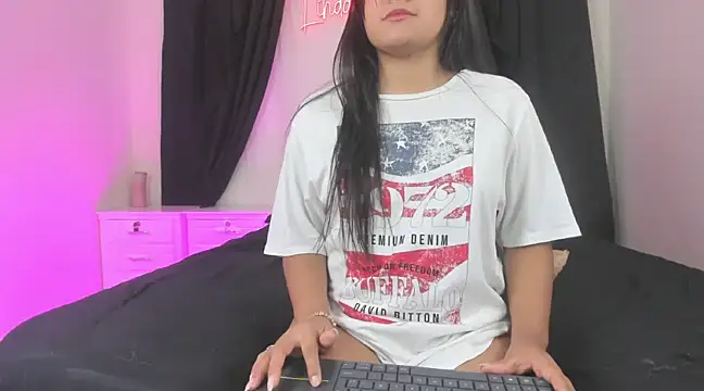 Snapshot of lindacastro02 chatting on 03-14-25, 12:32 lindacastro02 online show from 03-14-25, 12:32