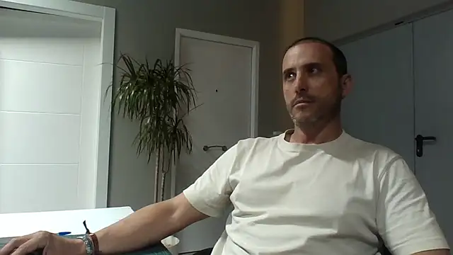 Lucas   81 online show from 04-08-26, 06:52