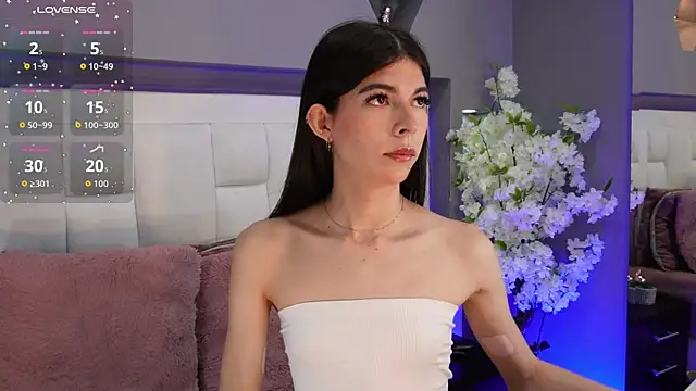 Snapshot of CuteAri chatting on 10-27-25, 08:57 CuteAri online show from 10-27-25, 08:57