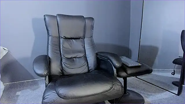 Snapshot of Brock_hurn1 chatting on 05-30-26, 01:25 Brock hurn1 online show from 05-30-26, 01:25