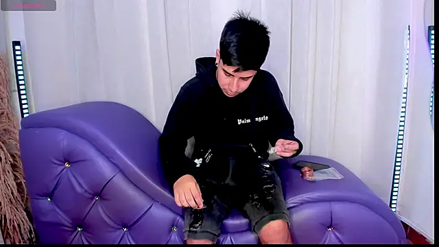 Yourslust  online show from 11-23-25, 01:33