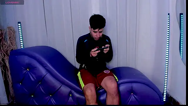 Yourslust  online show from 12-05-25, 12:25