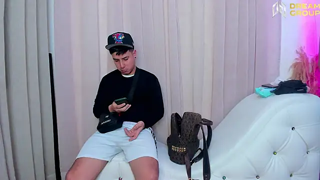 Yourslust  online show from 04-13-26, 08:47