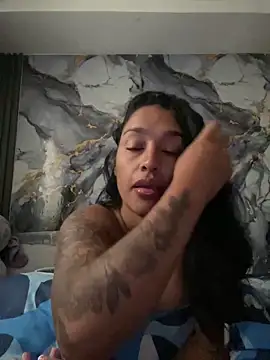 Snapshot of KatalinnaBrown chatting on 06-20-26, 11:46 KatalinnaBrown online show from 06-20-26, 11:46