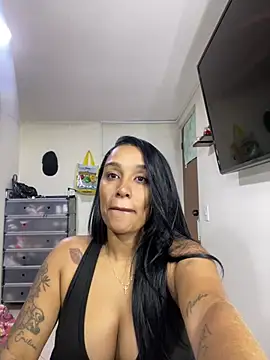Snapshot of KatalinnaBrown chatting on 07-02-26, 02:12 KatalinnaBrown online show from 07-02-26, 02:12