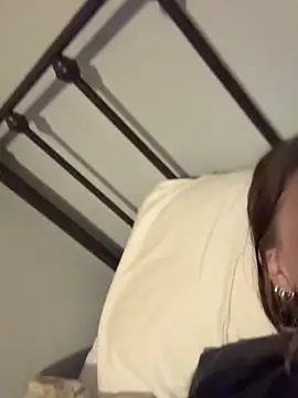 emilycoco online show from 04-05-26, 07:49