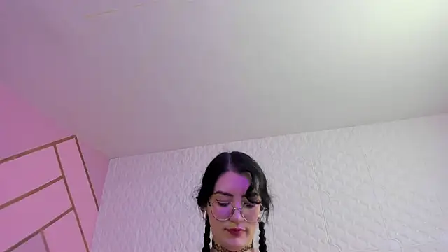 Snapshot of Violetaa_diazz chatting on 04-28-26, 02:27 Violetaa diazz online show from 04-28-26, 02:27