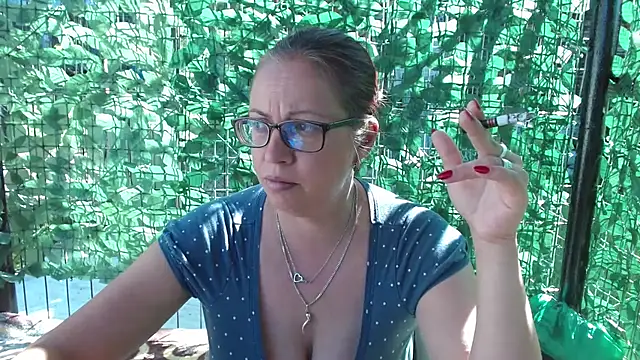 LadyHellene online show from 05-26-26, 07:04